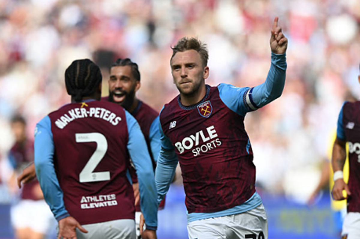 West Ham 3, Portsmouth 1. A Solid Sunny Saturday Win.